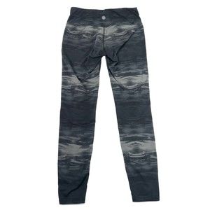 ATHLETA Chaturanga Charcoal Gray Multi Flare Print Womans Size Small Leggings